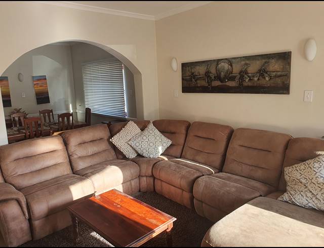 2 BEDROOM APARTMENT RENTED IN SUMMERSTRAND